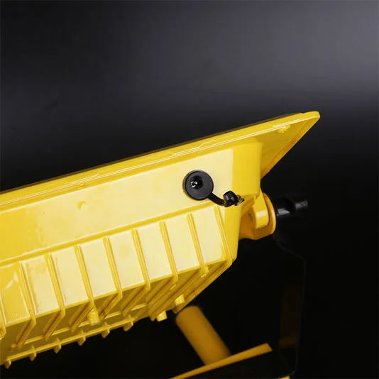 SUPERFIRE FS1-A洪水ライト