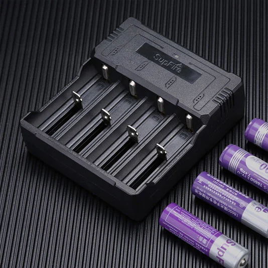 SUPERFIRE AC46 18650バッテリーUSB充電器