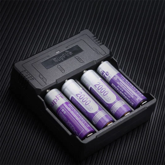 SUPERFIRE AC46 18650バッテリーUSB充電器